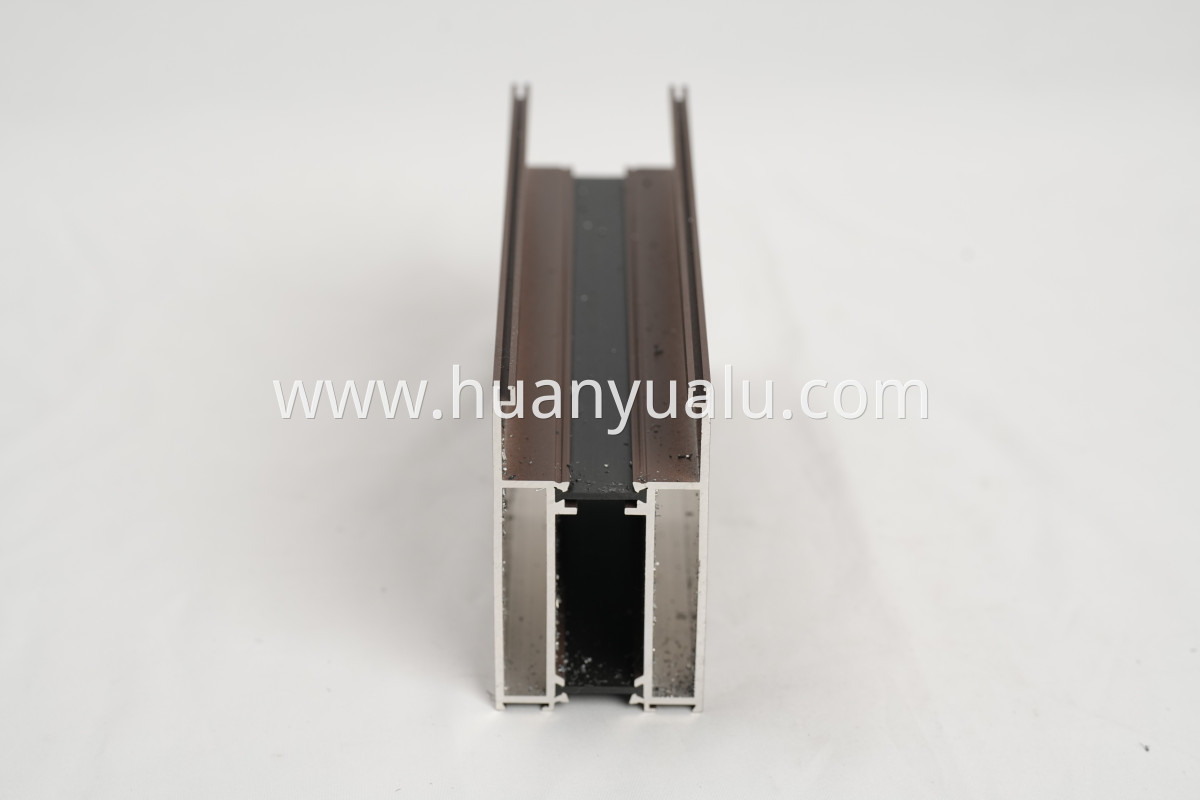 Thermal insulation profiles